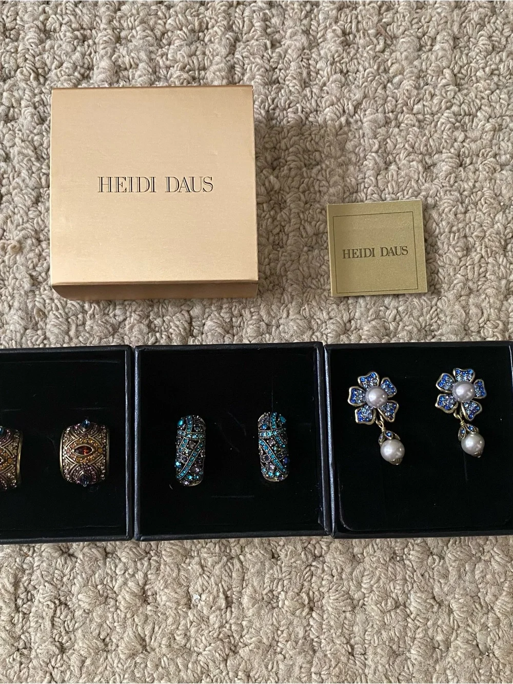 Heidi Daus 3 earrings and 1 bracelet NIB - Picture 1 of 7